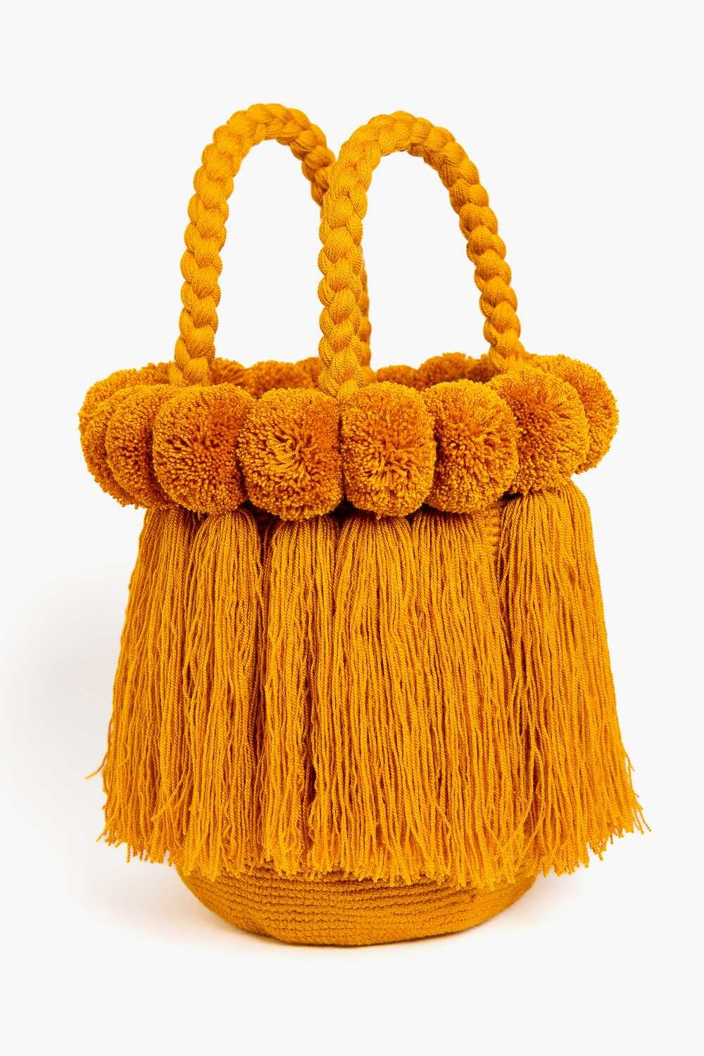 Bolso con pompones y borlas de algodón