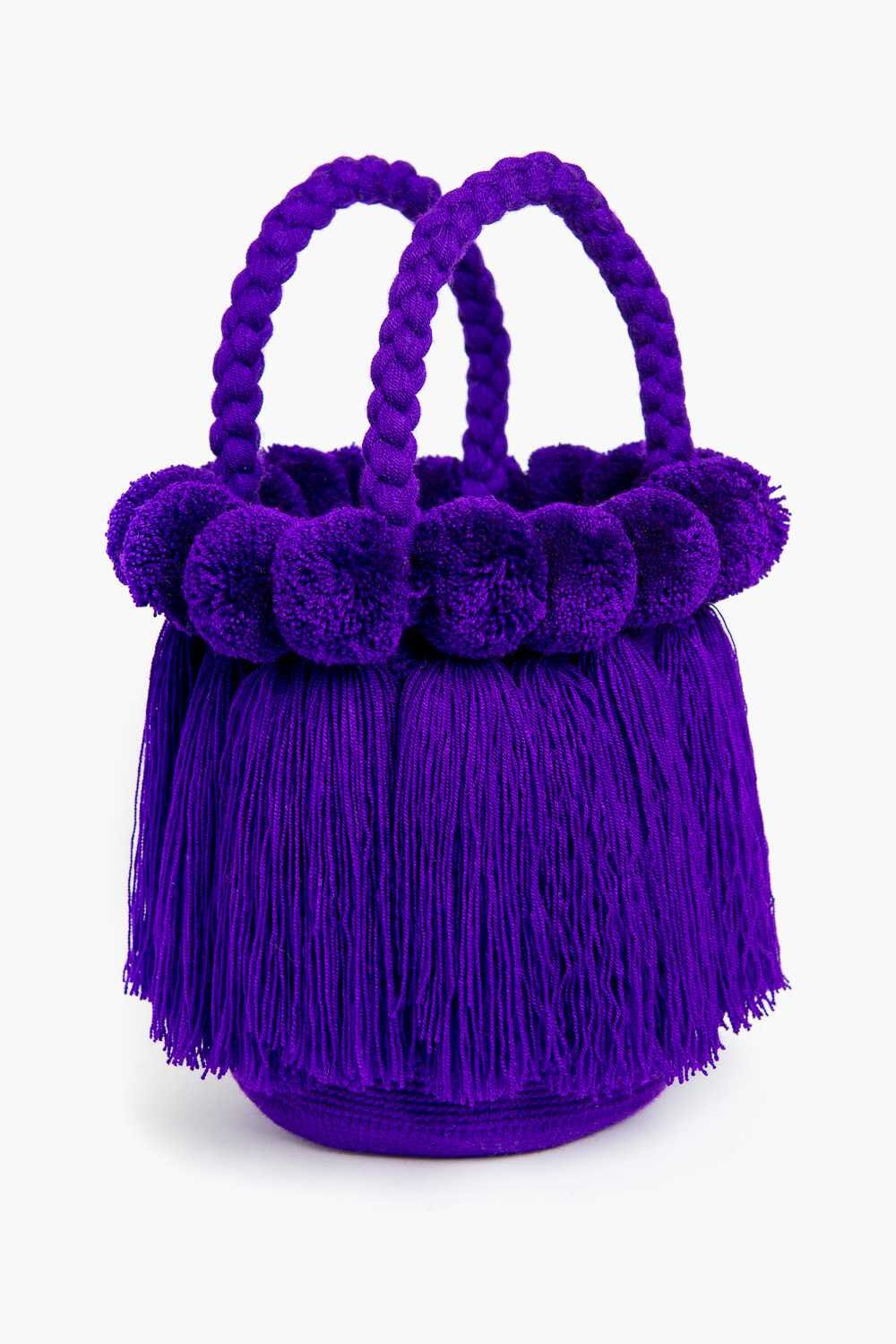 Bolso con pompones y borlas de algodón