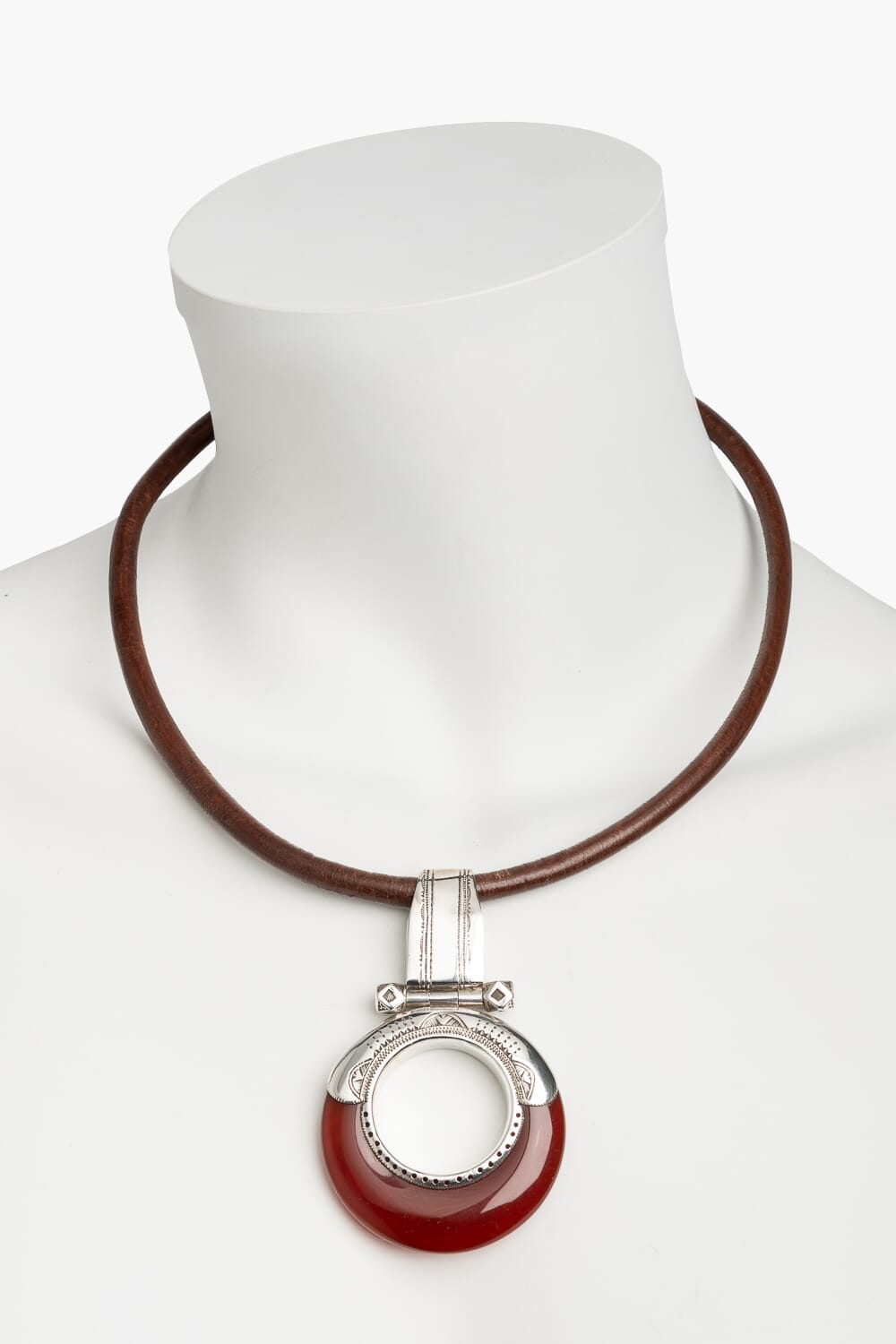 Collar Tuareg de plata de ley 925 y ágata