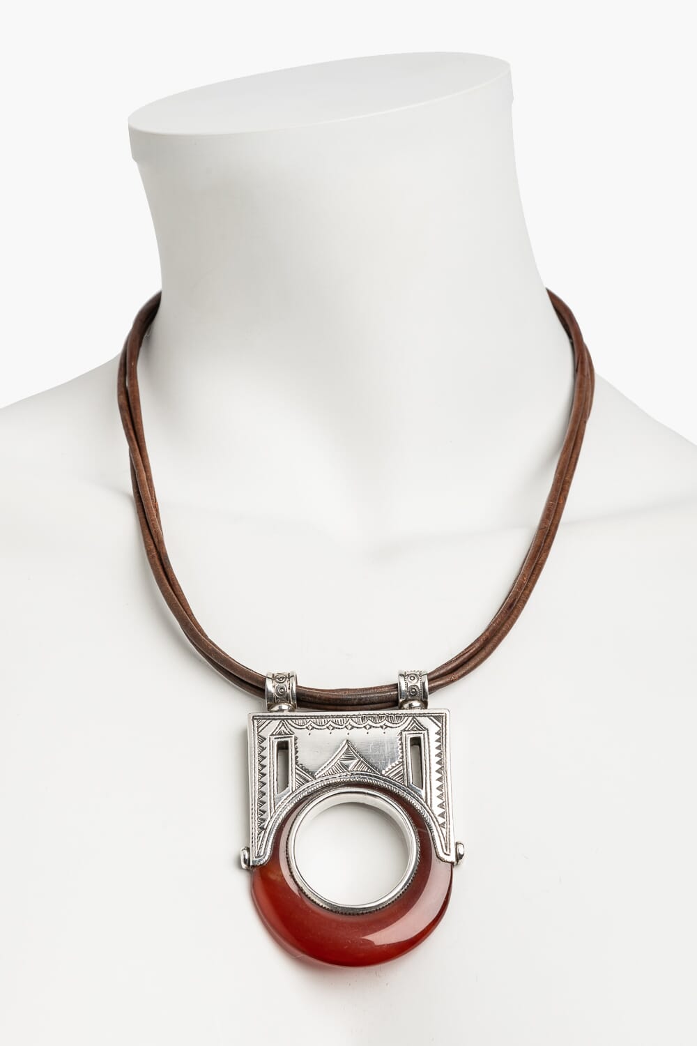 Collar Tuareg de plata de ley 925 y ágata