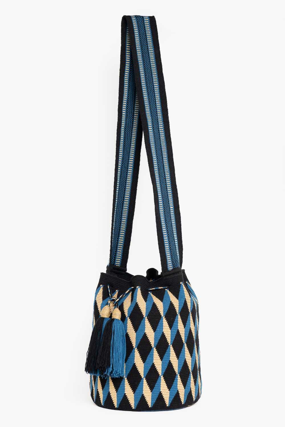 Bolso bandolera Wayuu a una hebra. 
Pieza única!