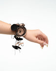 Pulsera de flores en satén