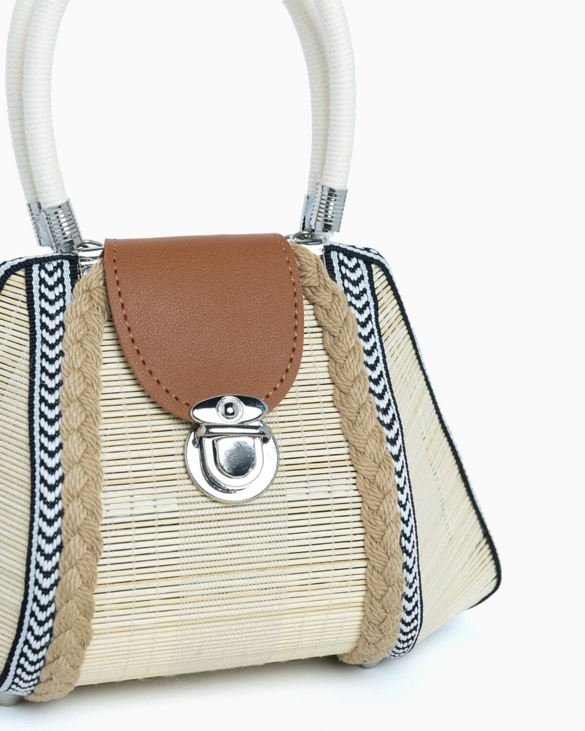 Bolso en bambú hecho a mano