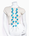 Collar con pétalos de satén