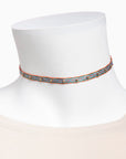 Choker tejido a mano en telar de tarjetas
