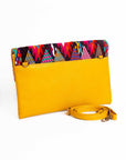 11Clutch mano en huipil y cuero