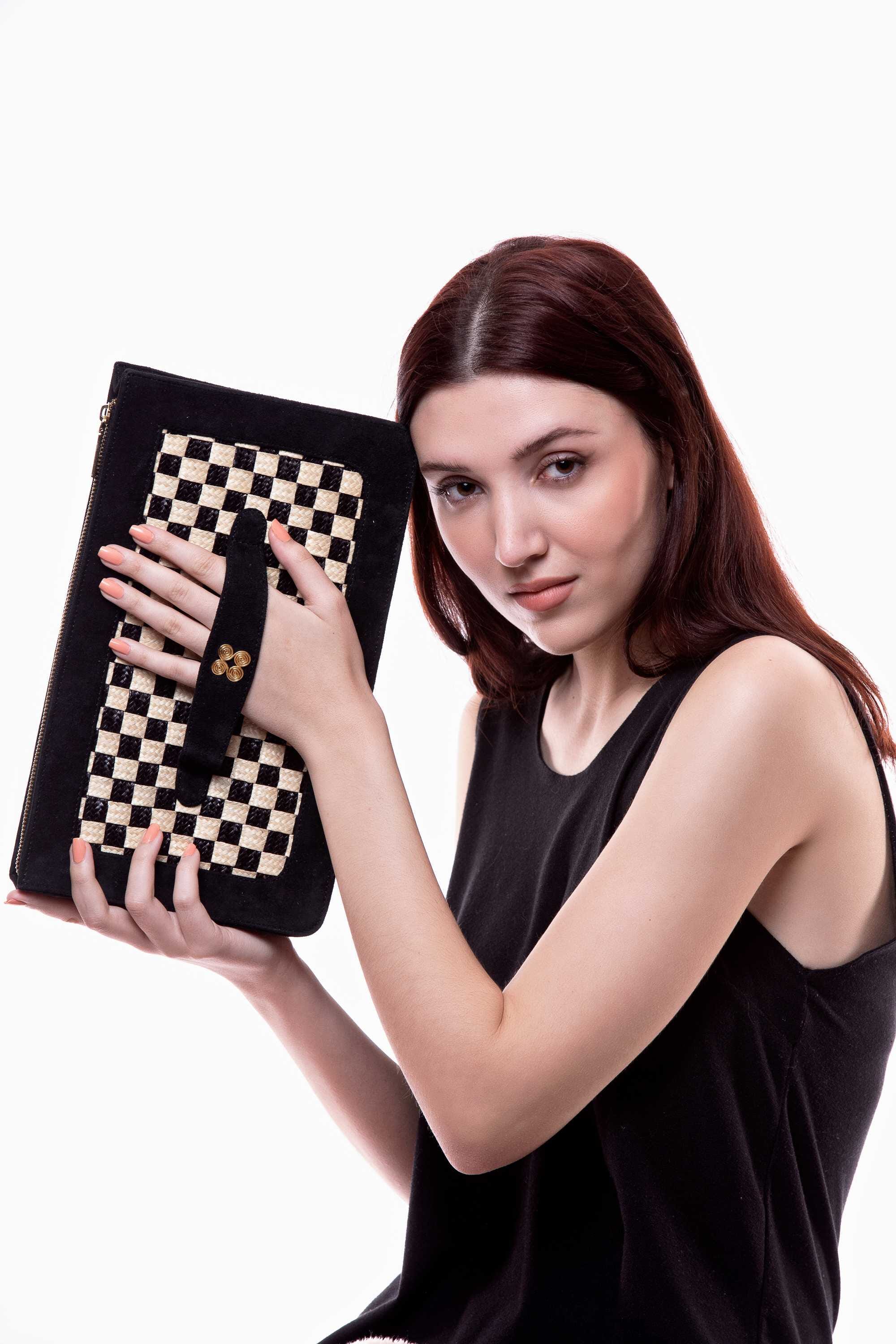 0Clutch mano en fibra vegetal