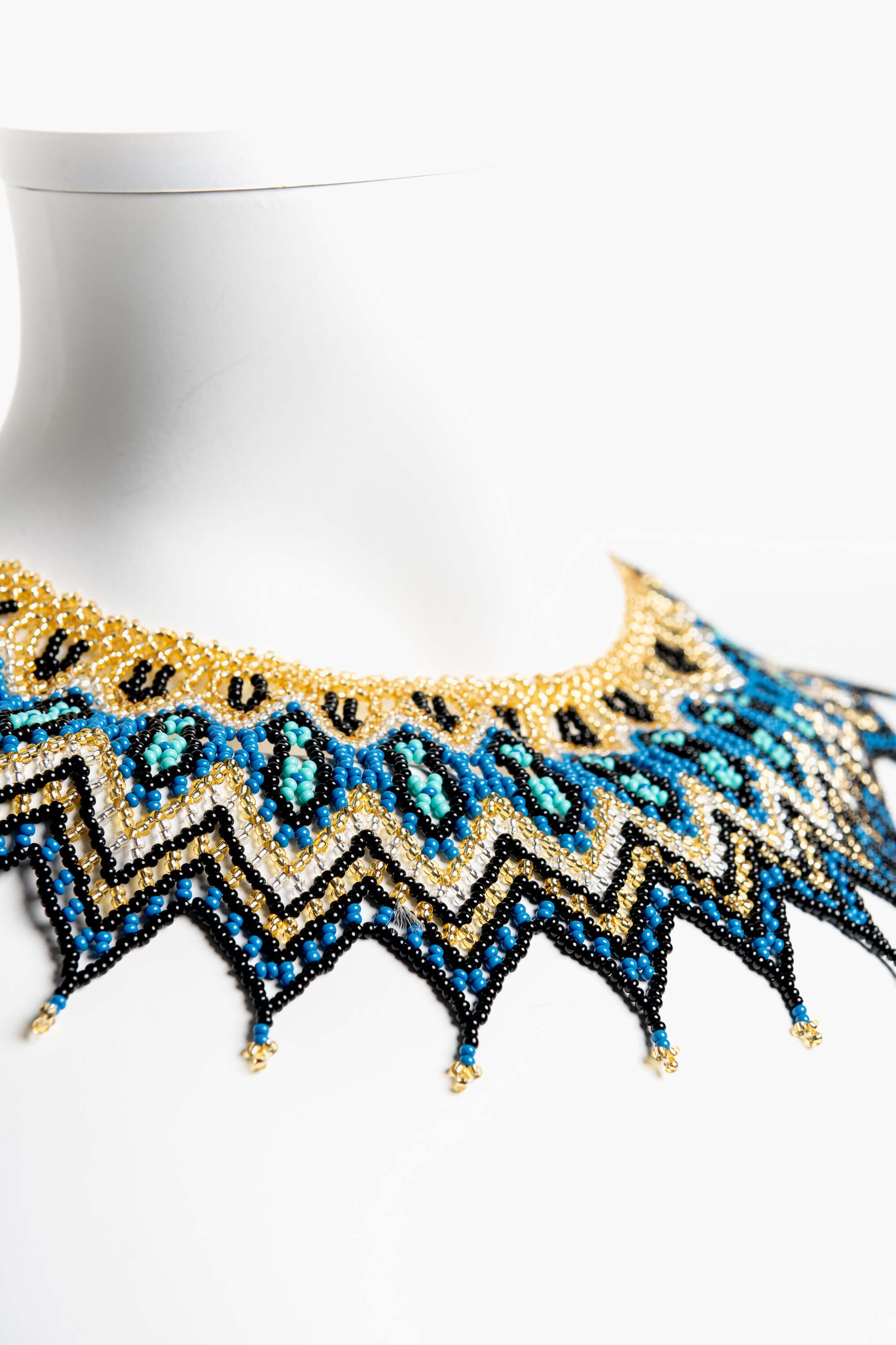 Collar de abalorios indígena Embera