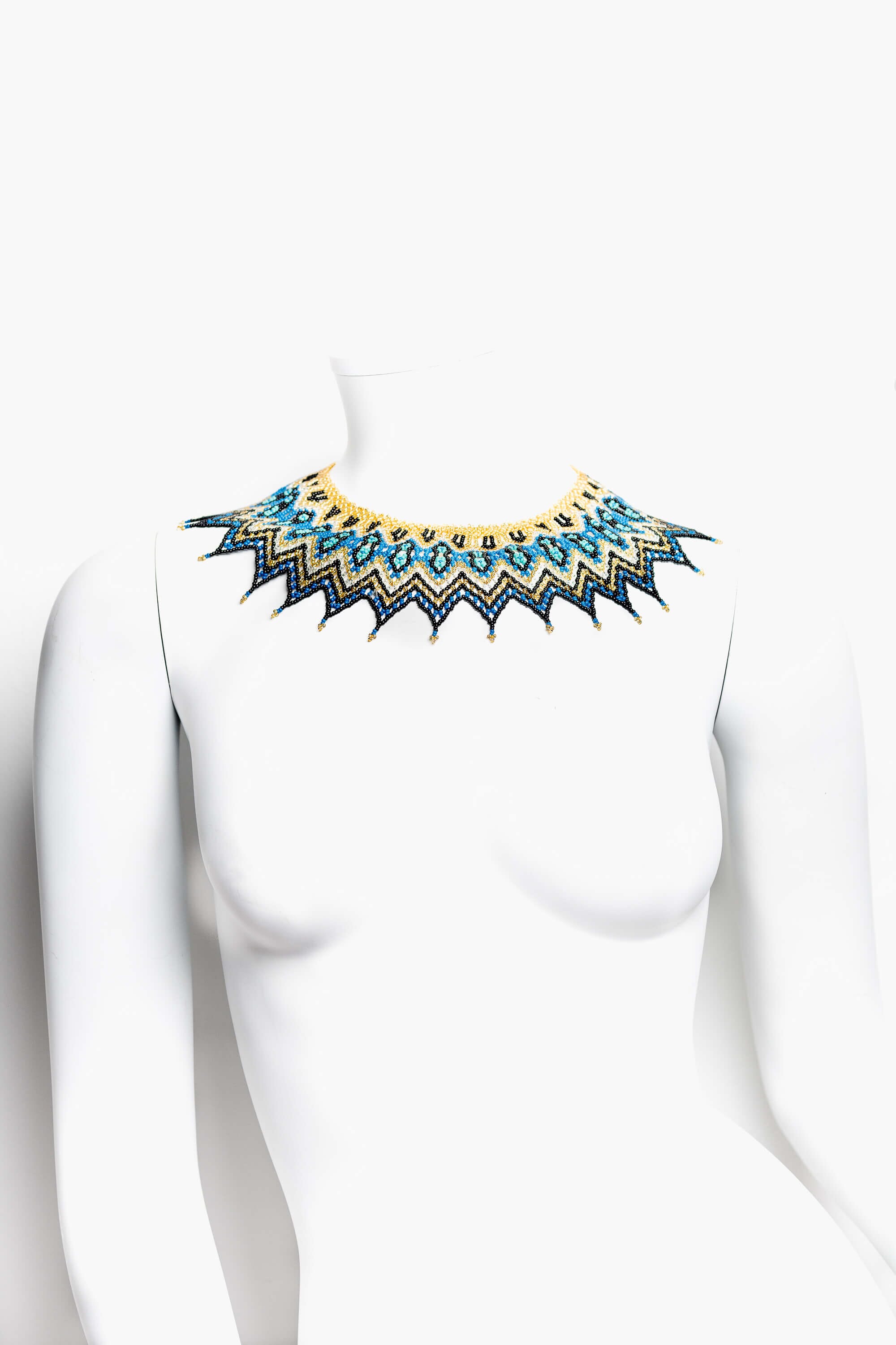 Collar de abalorios indígena Embera