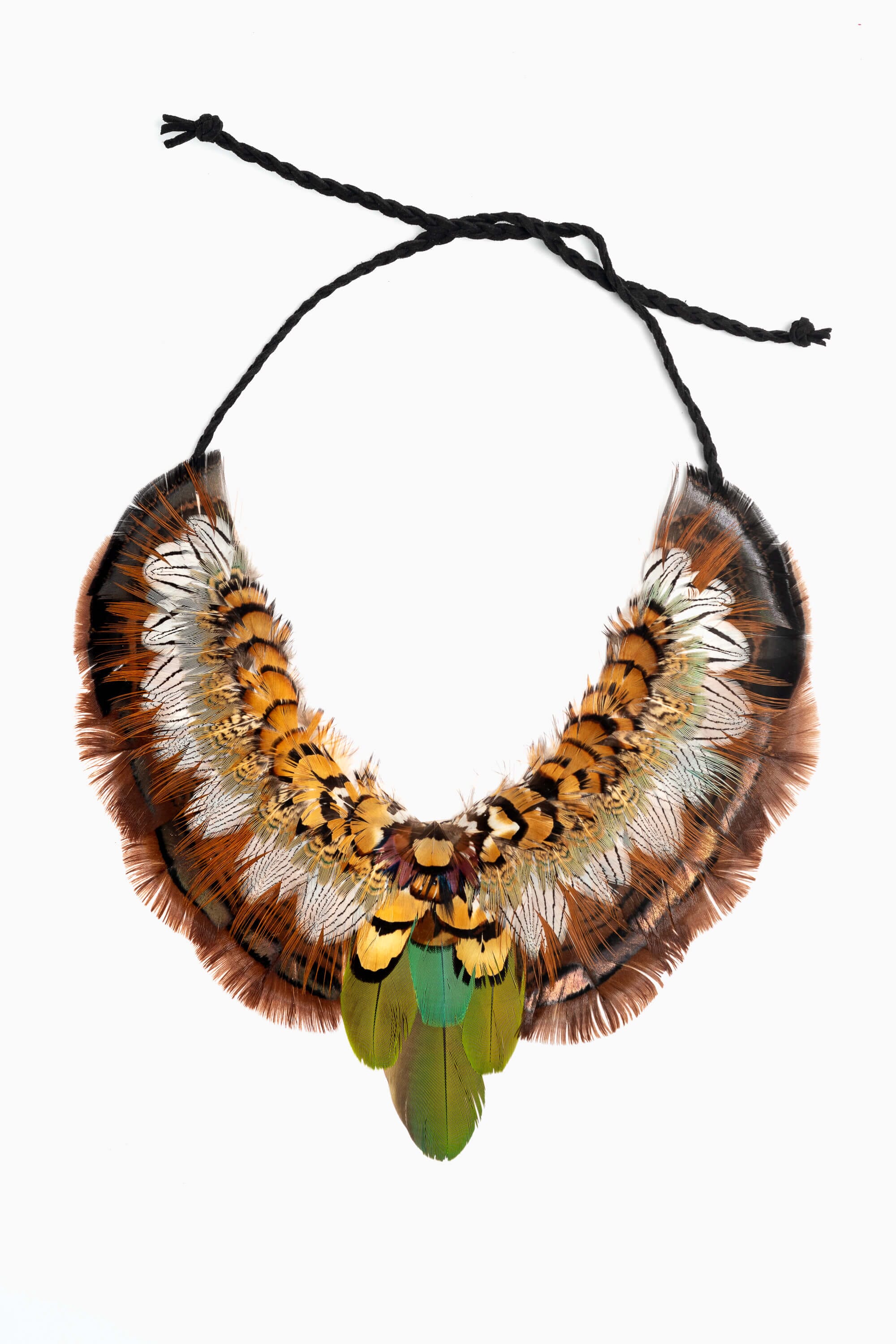 Collar de plumas naturales