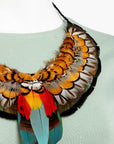 Collar de plumas naturales