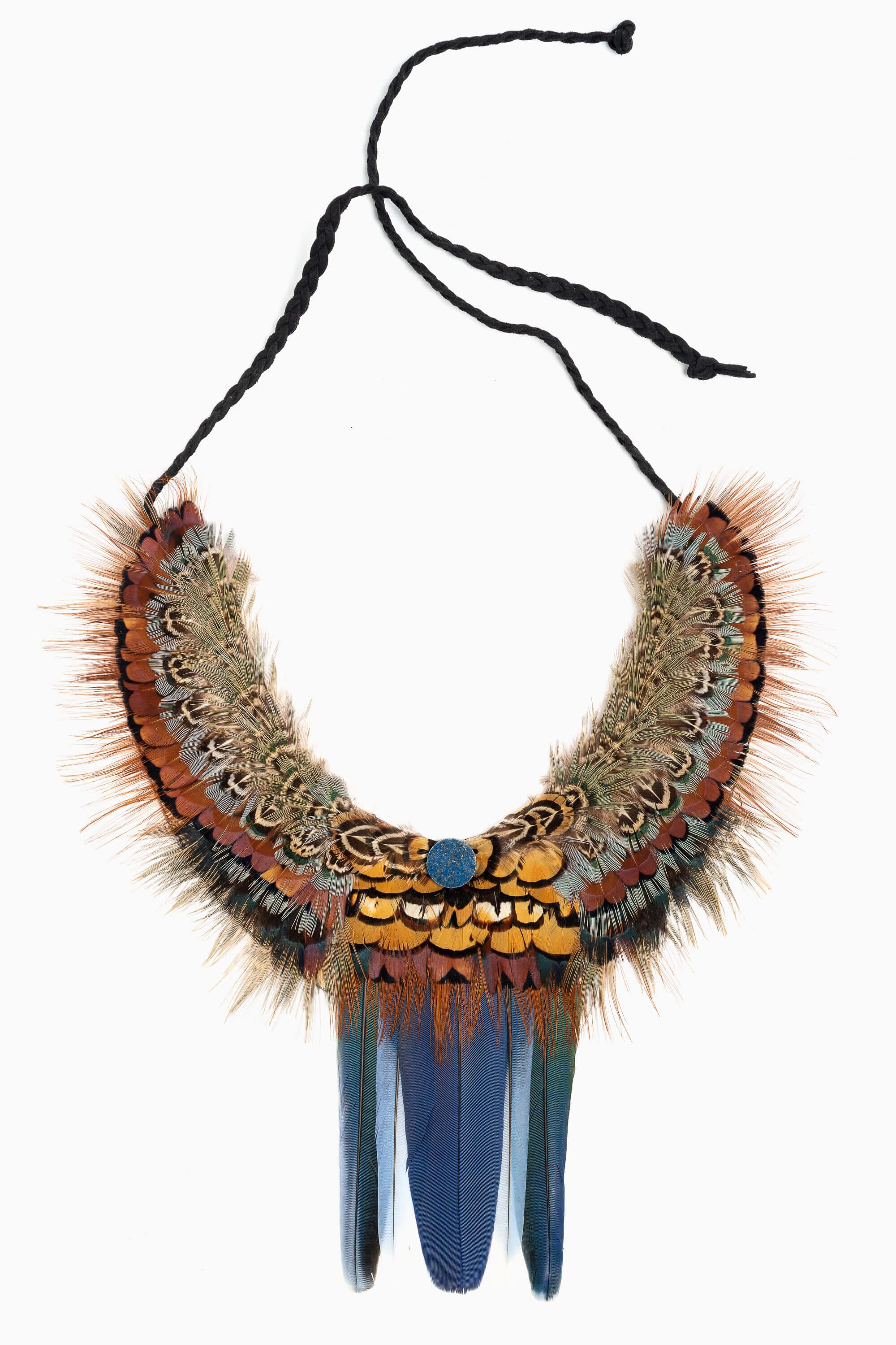 Collar con plumas exóticas