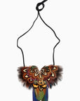 Collar con plumas