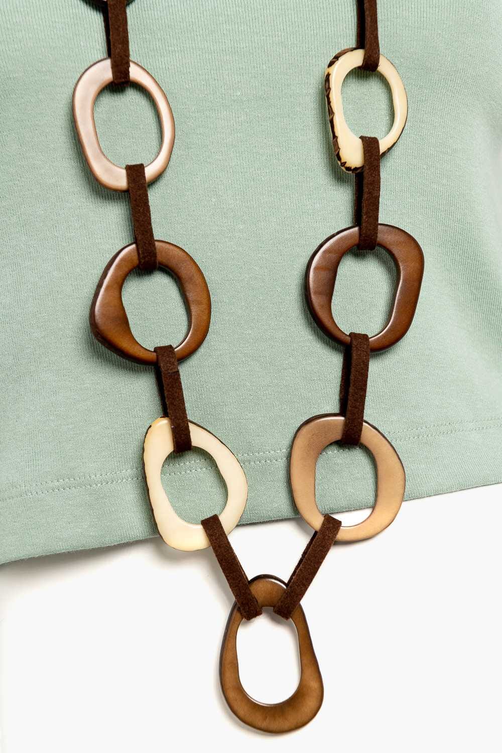 Collar en nuez de tagua