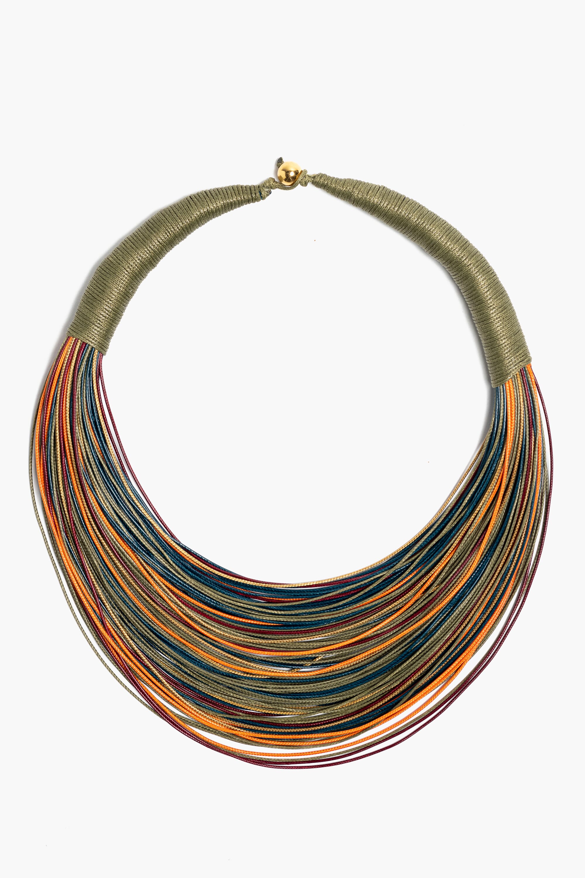 Collar en hilos de seda