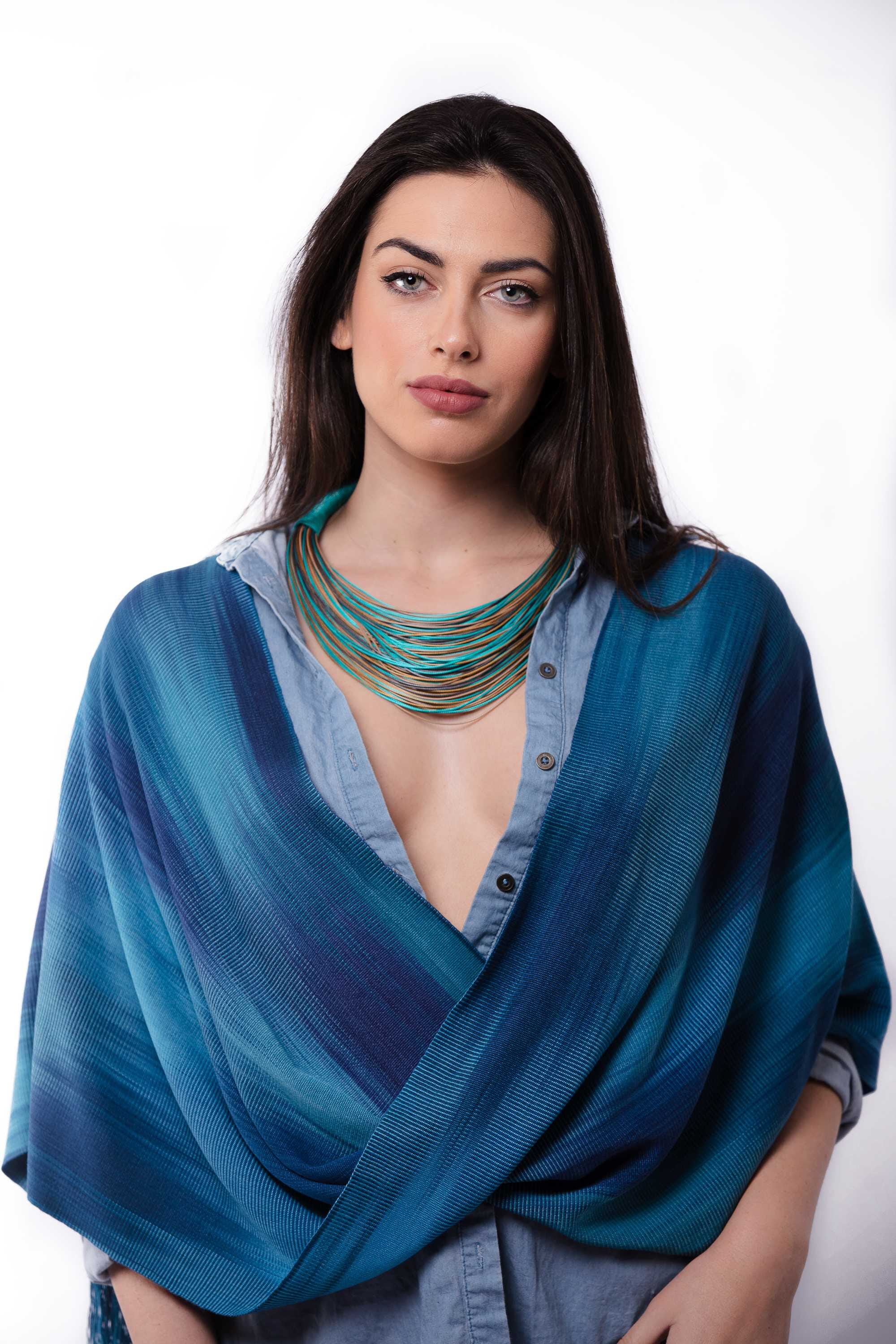 Collar en hilos de seda