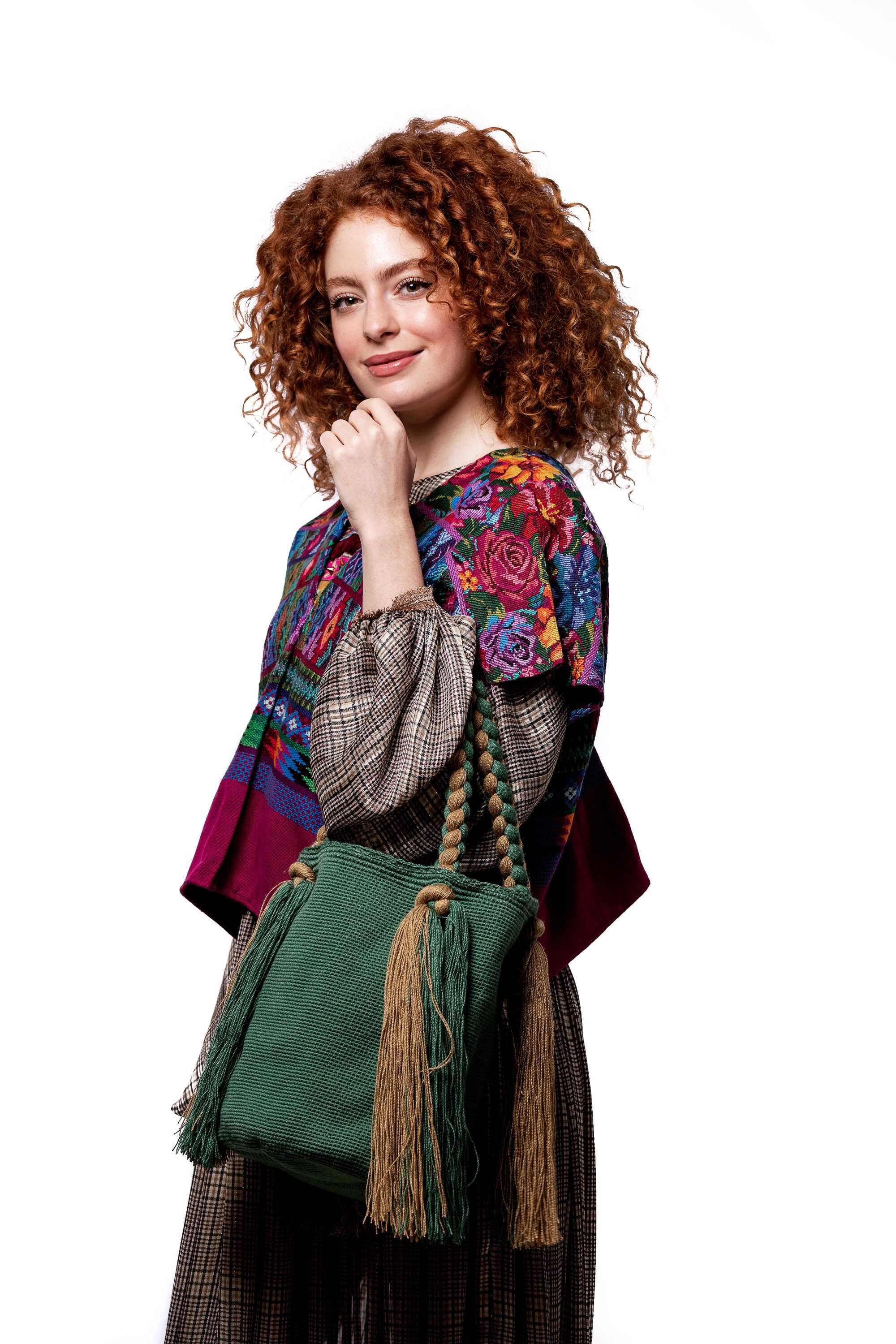 Bolso de hombro con flecos largos