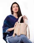 Bolso de hombro con flecos largos