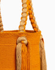 Bolso de hombro con flecos largos