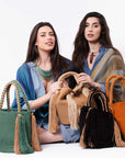 Bolso de hombro con flecos largos