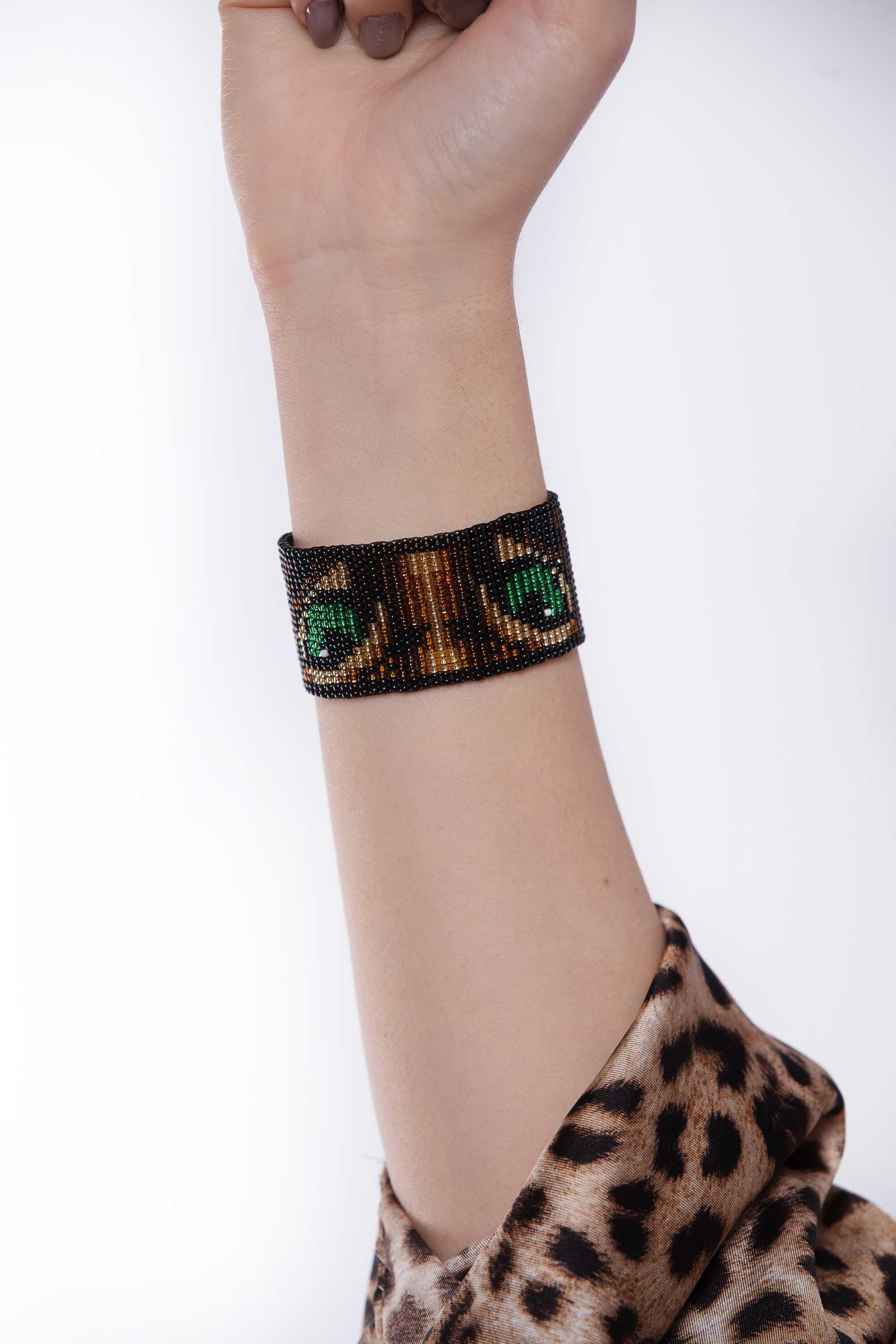 Pulsera en abalorios