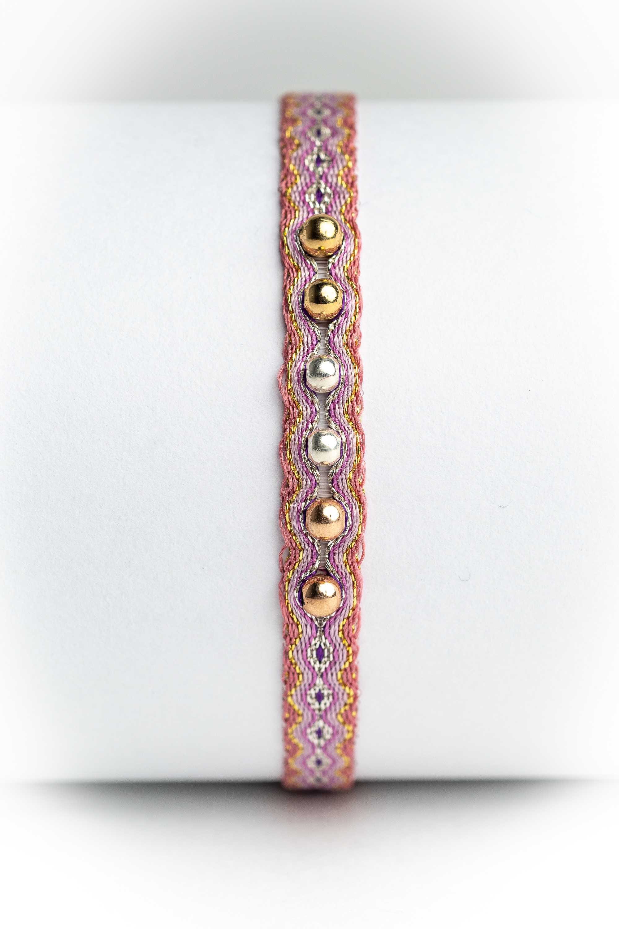 Pulsera hilos con bolitas plata y oro
