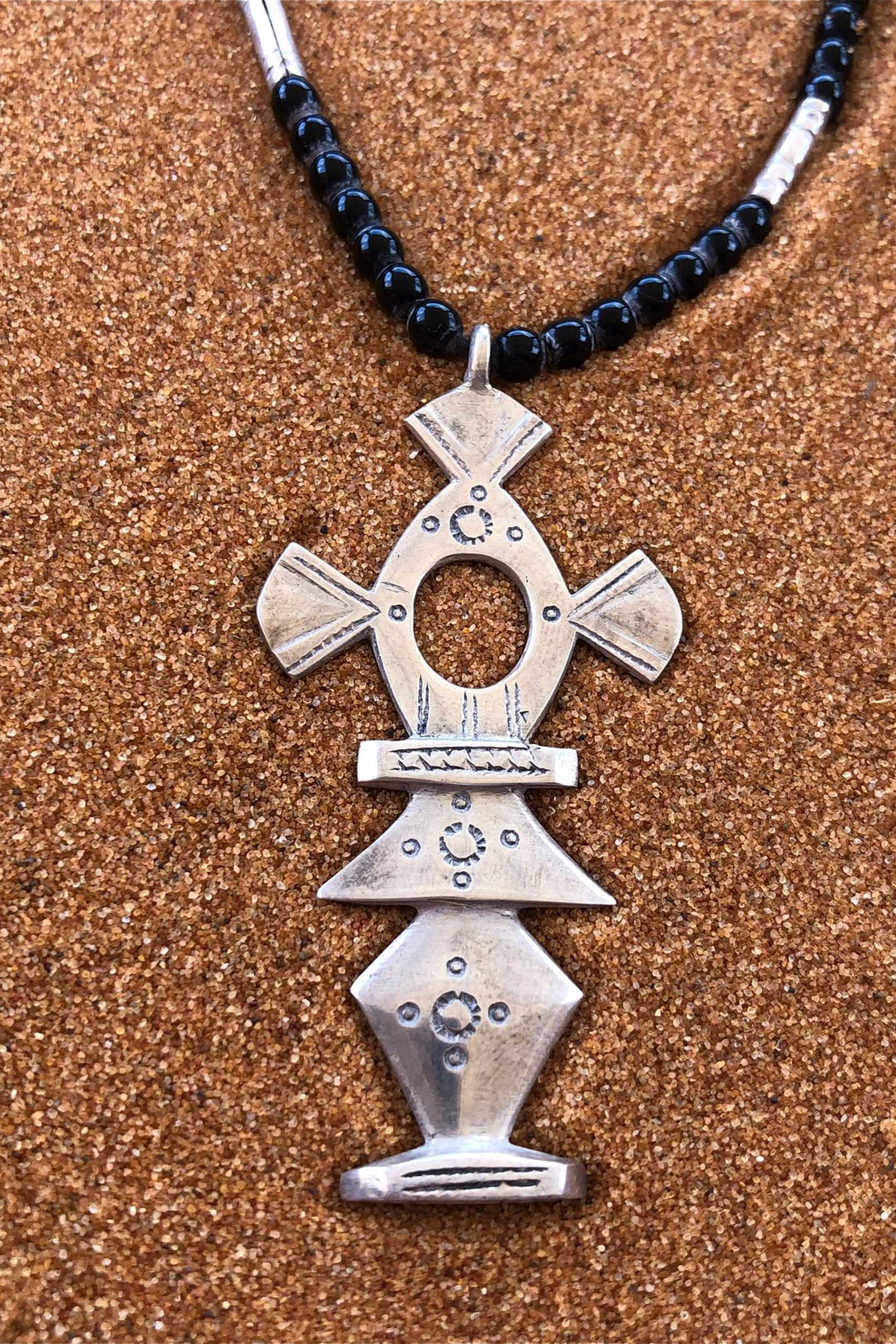 Collar Tuareg de plata de ley 925 y ónix 