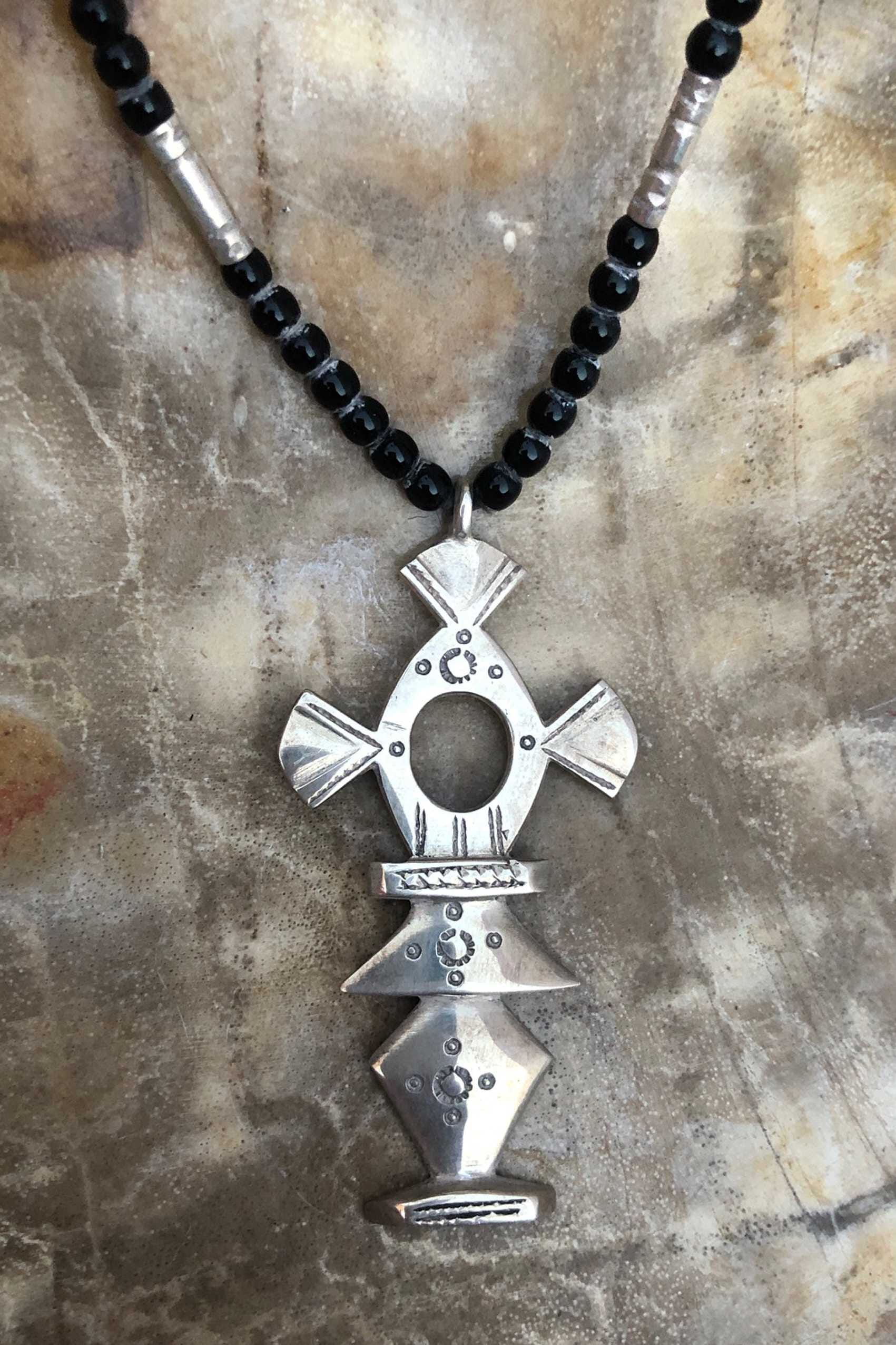 Collar Tuareg de plata de ley 925 y ónix 