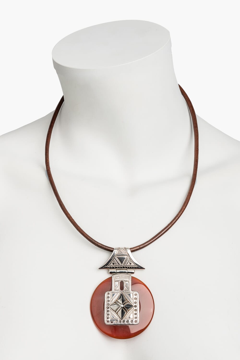 Collar Tuareg de plata de ley 925 y ágata