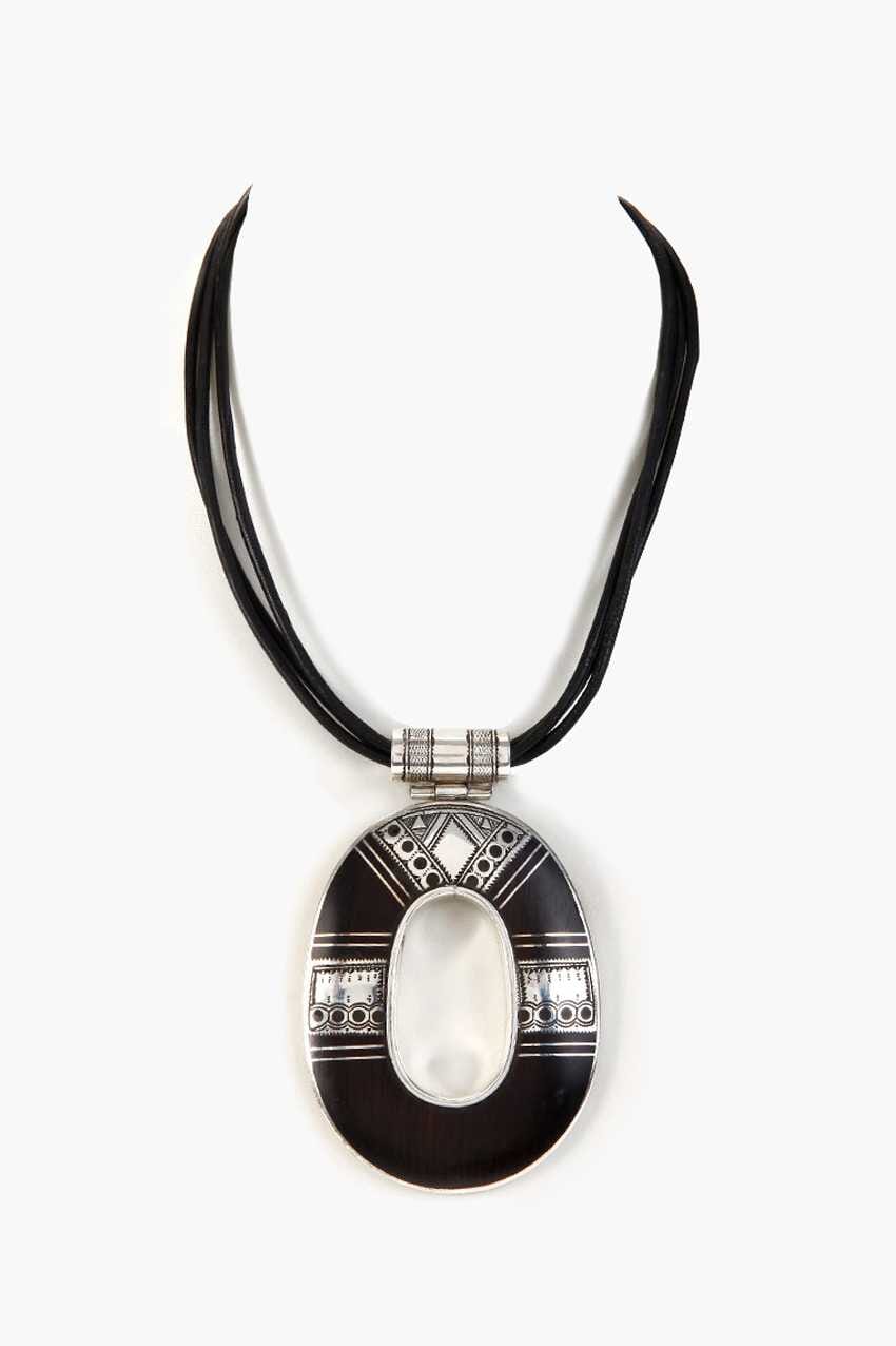 Collar Tuareg de plata de ley 925, ébano y cuero