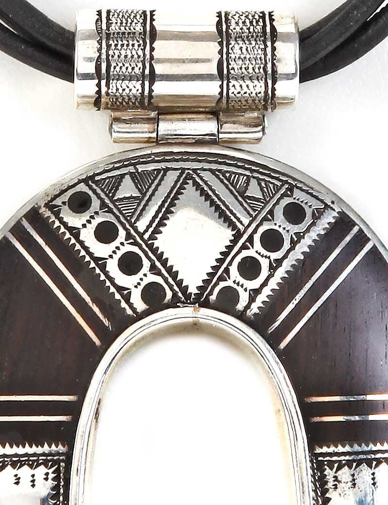 Collar Tuareg de plata de ley 925, ébano y cuero