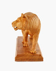 Tigre tallado en madera de cedro