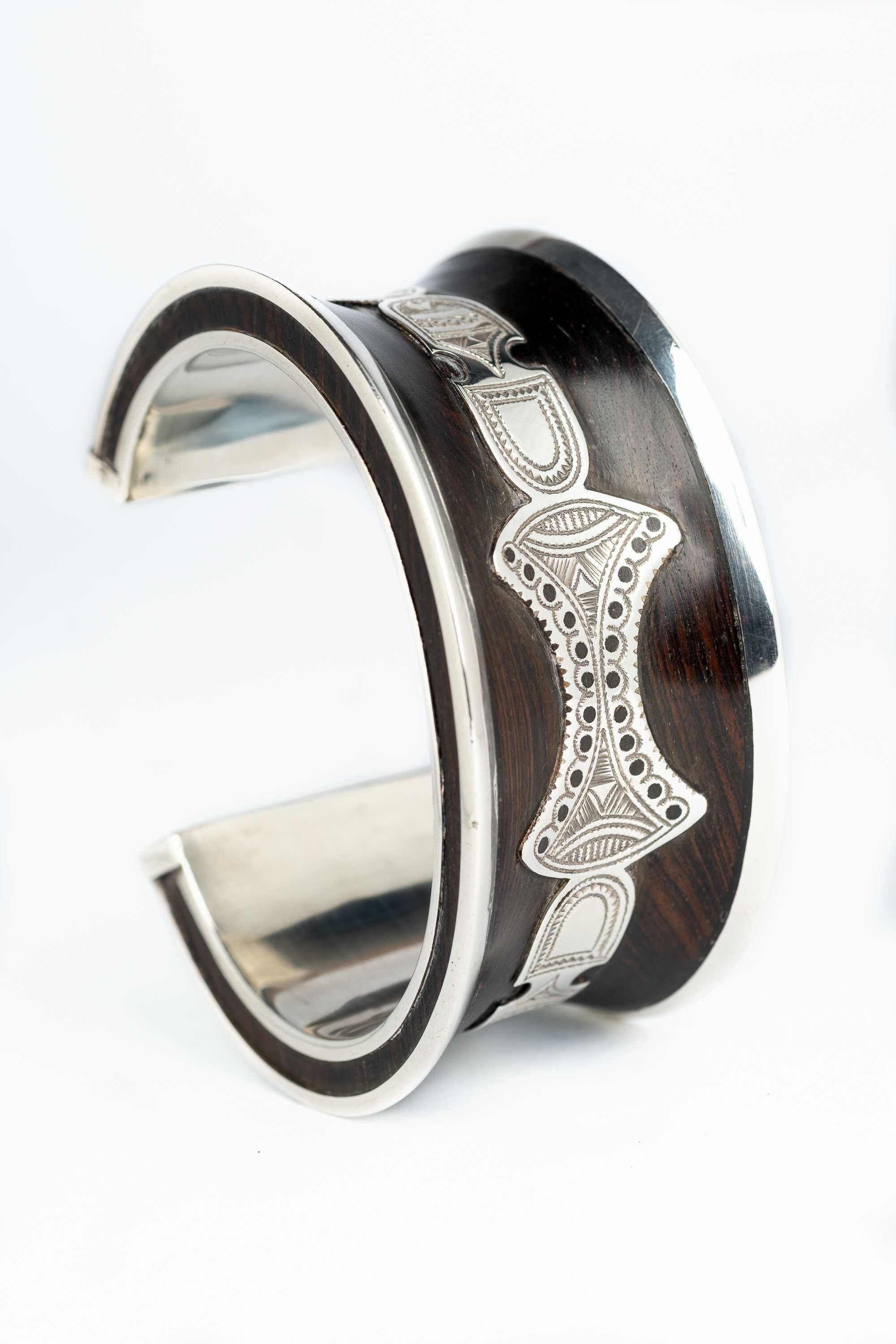 
Pulsera Tuareg en plata de ley 925 con ébano