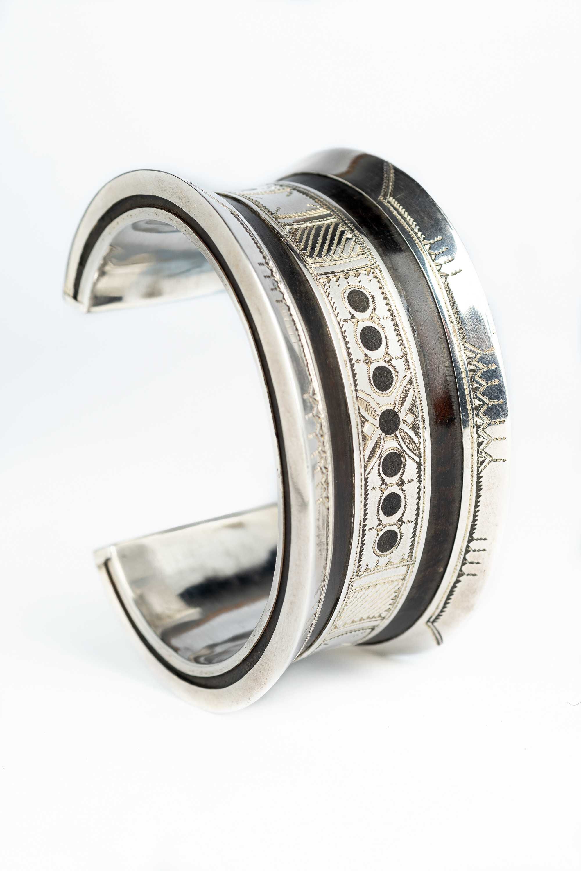 
Pulsera Tuareg en plata de ley 925 con ébano