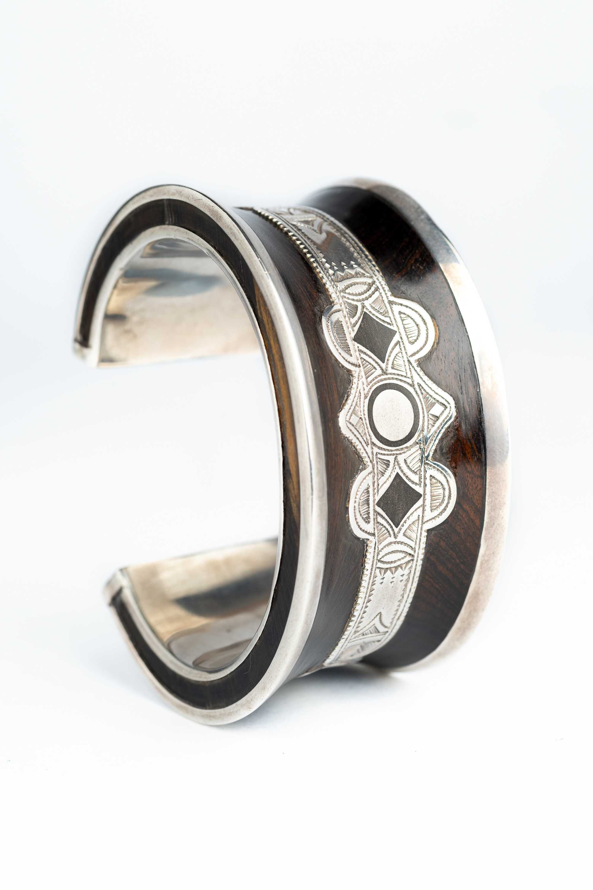 
Pulsera Tuareg en plata de ley 925 con ébano