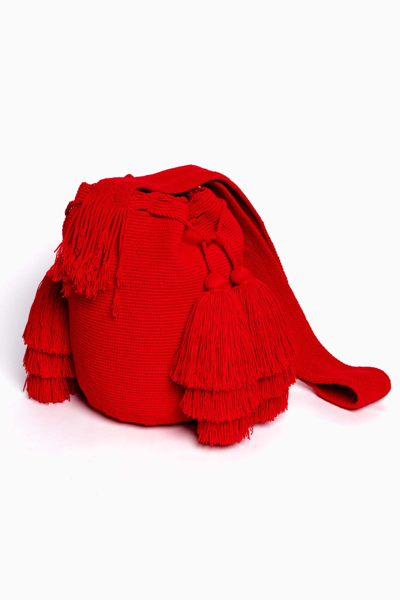 Bolso bandolera Wayuu con seis borlas