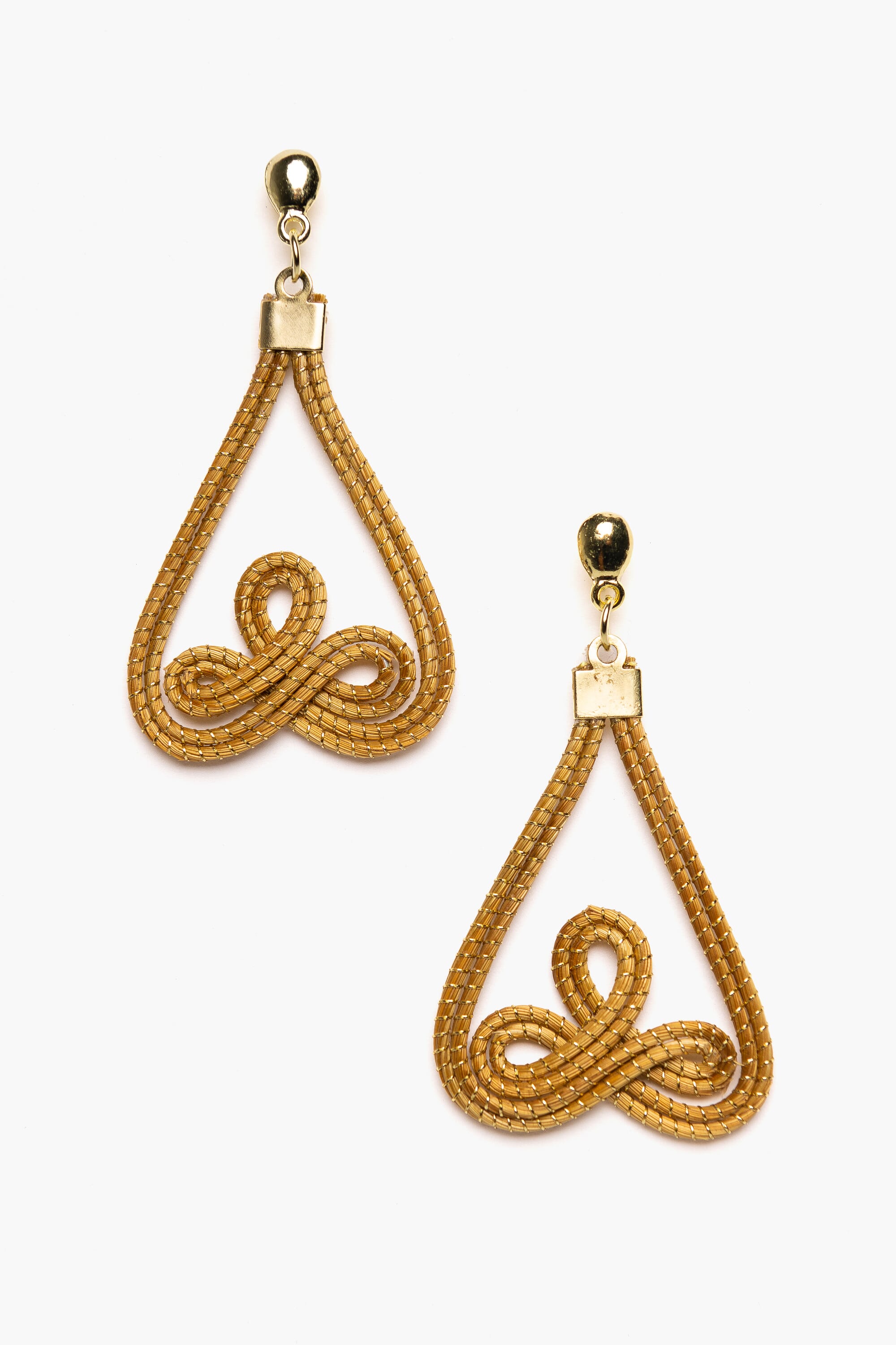 Pendientes en Capim Dorado (Oro vegetal)