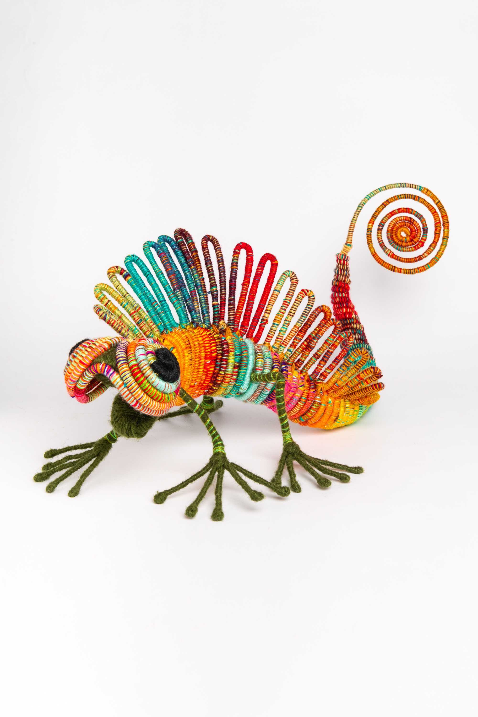 Iguana en escultura textil