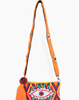 Bolso clutch con asa bandolera