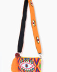 Bolso clutch con asa bandolera