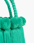 Bolso con pompones y borlas de algodón
