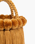 Bolso con pompones y borlas de algodón
