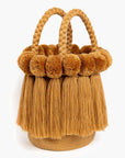 Bolso con pompones y borlas de algodón
