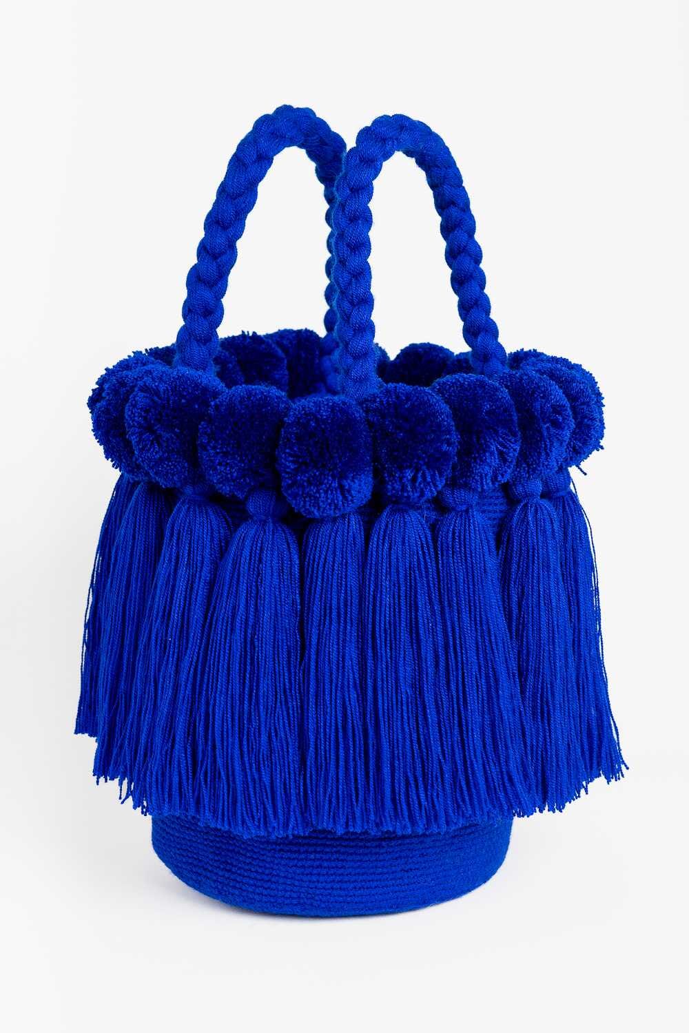 Bolso con pompones y borlas de algodón
