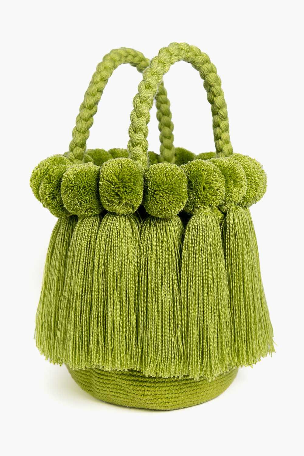 Bolso con pompones y borlas de algodón
