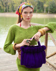Bolso con pompones y borlas de algodón
