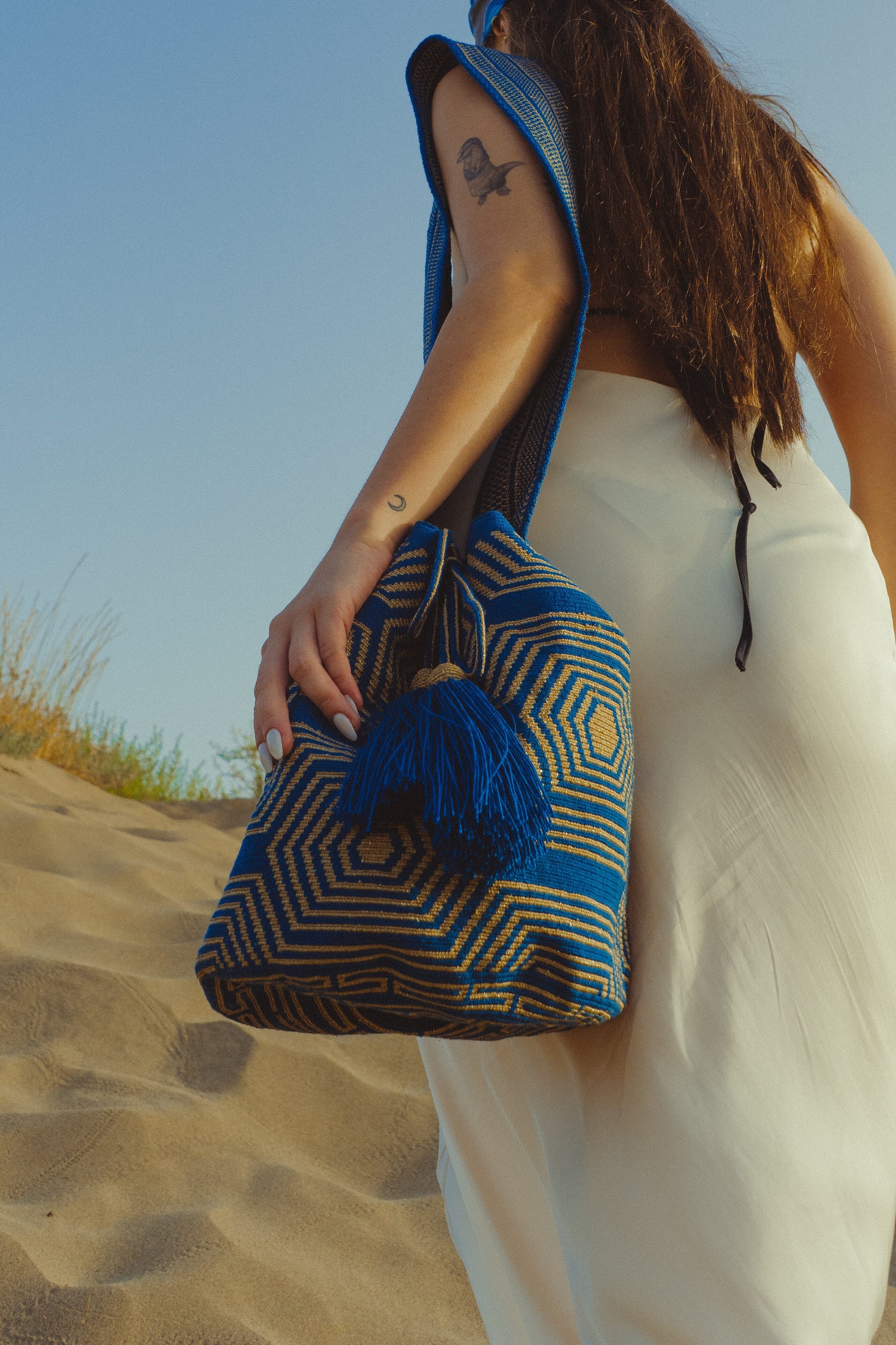 Bolso bandolera Wayuu a una hebra. 
