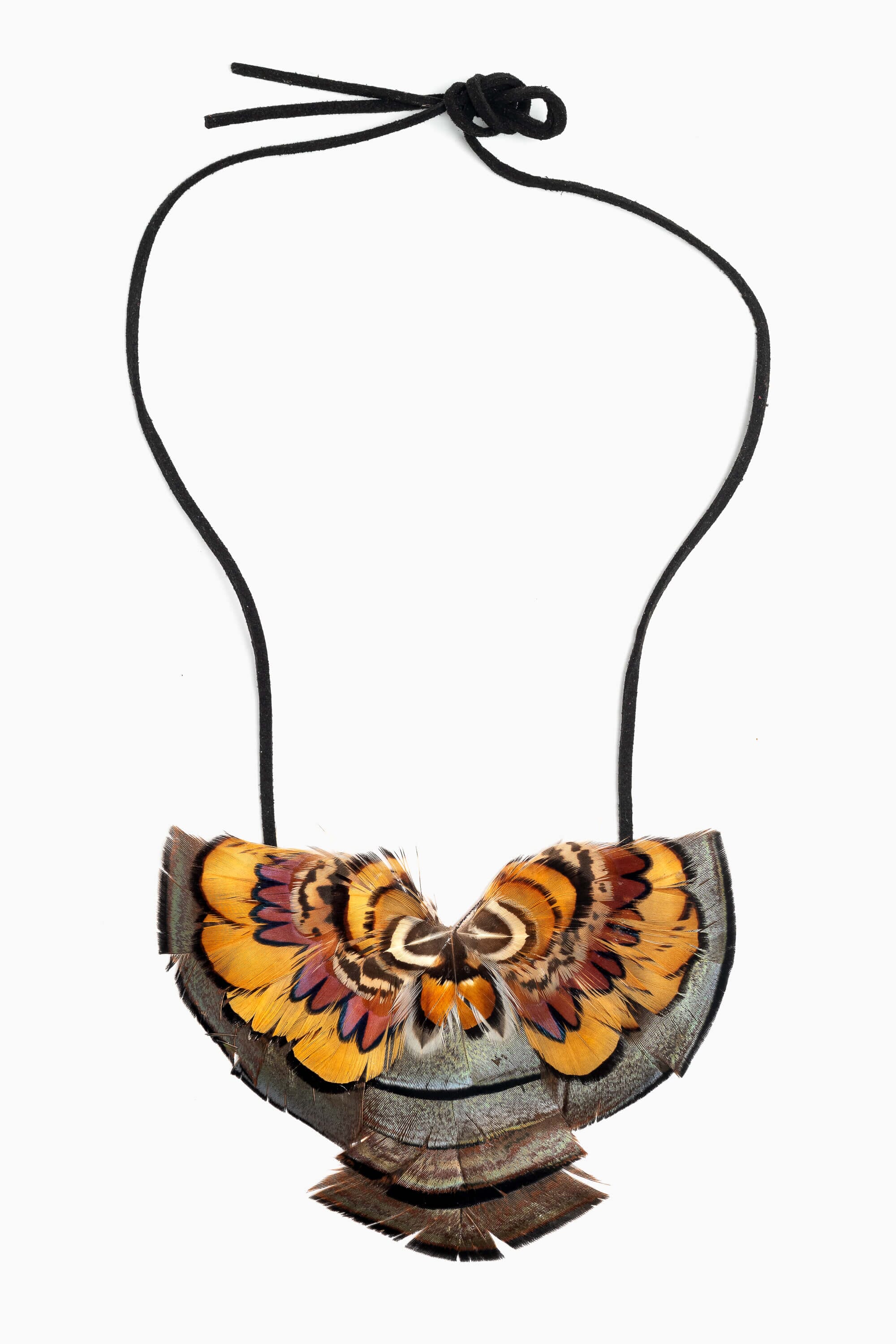 Collar con plumas